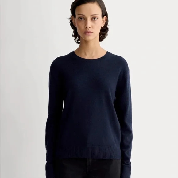 Everlane Women's Navy Cashmere Crew Neck Sweater - Picture 1 of 6